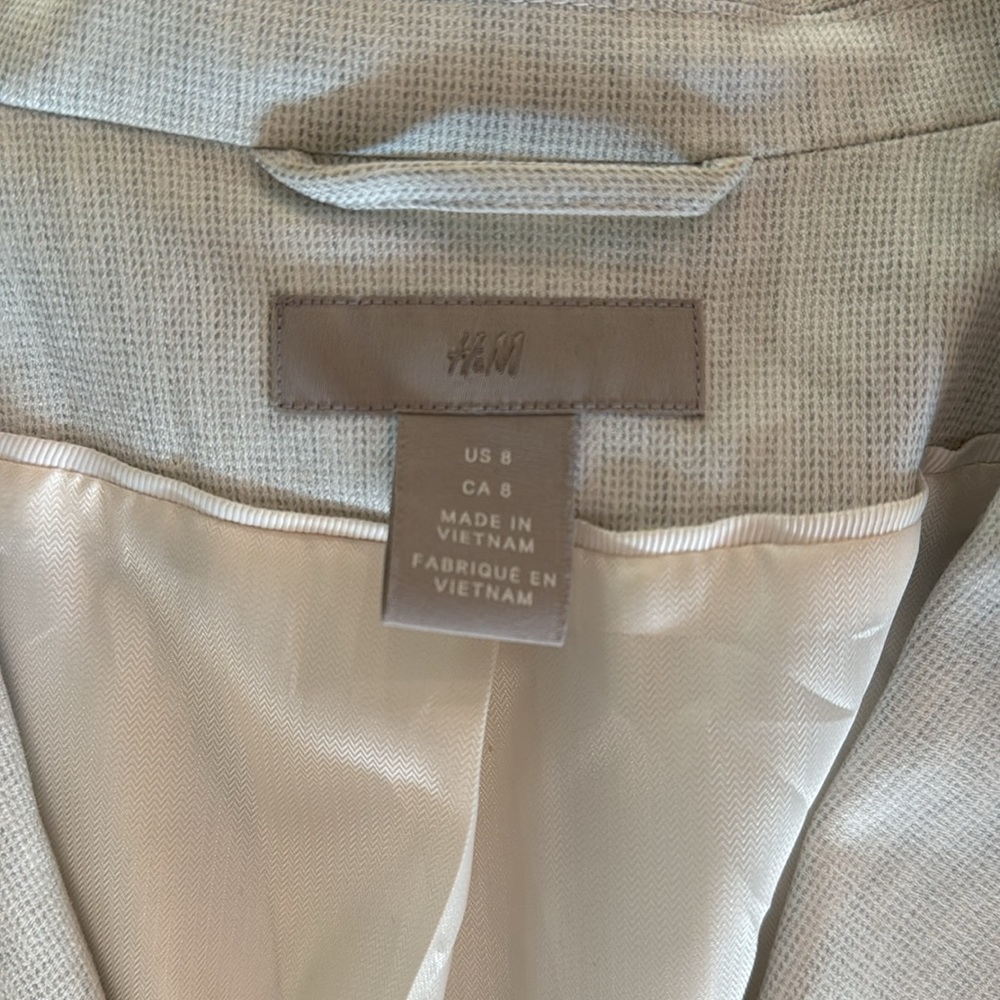 H&M Blazer - Picture 2 of 4
